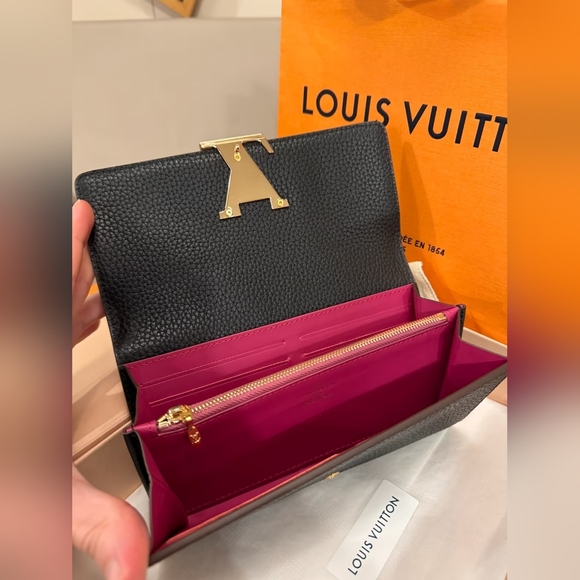 Louis Vuitton Capucines Wallet - Picture 4 of 7